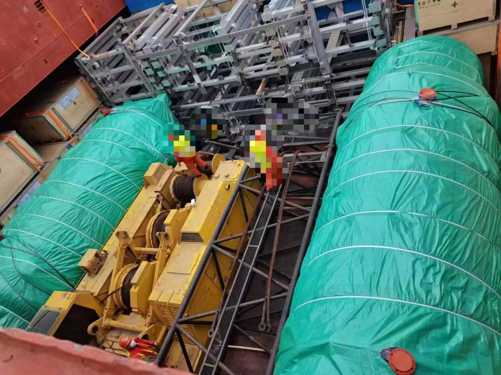 800CBM Cargos Loading 250ton crawler crane